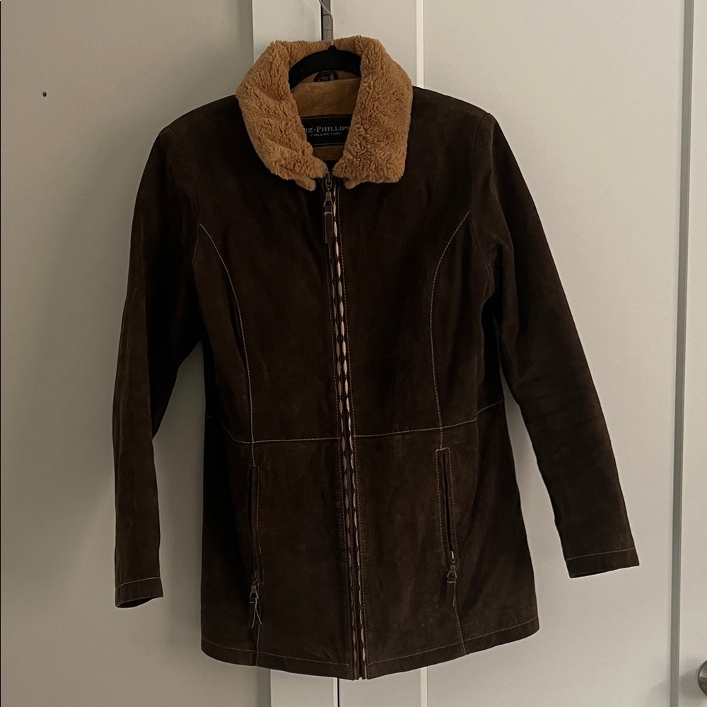 Elegant Brown Jacket with Tan Collar